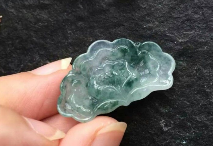 翡翠竟然还会“开花”？带你了解，什么是翡翠的“花”？   第2张