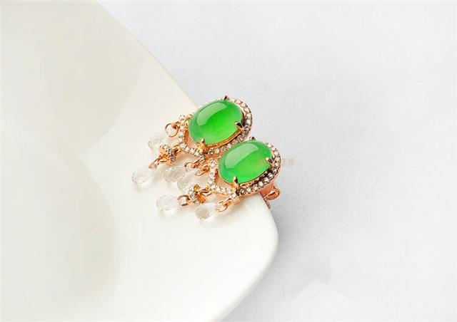 翡翠颜色深点好还是浅点好?我们要如何选购它?(图文) 第3张