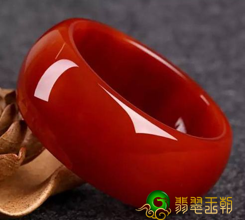 如何维护保养红翡翠镯子 如何保养会更好 