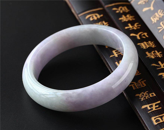 翡翠玉镯子怎么看好坏？B货玉镯子对身体有害吗?(图文)   第2张