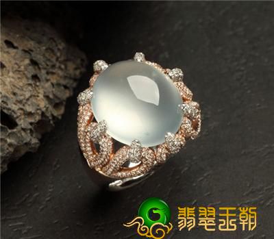 翡翠戒指假如维护保养 翡翠戒指维护保养方式   第1张