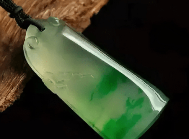 有丝状的翡翠不好吗？这是一个独特的品种，人称金丝种翡翠   第3张