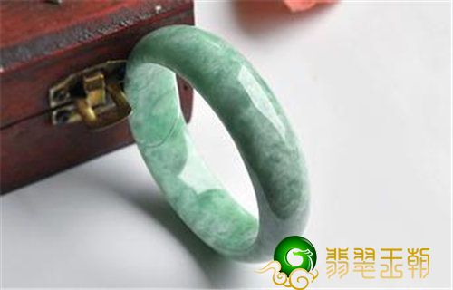 到哪去翡翠评定？大家了解翡翠的鉴定中心有什么吗？   第1张