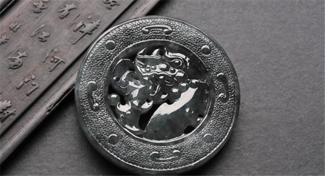 翡翠跟玉有什么区别?原来答案这么简单! 第2张