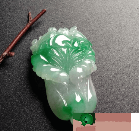 翡翠大白菜把件的价钱那麼贵，大家应当那样维护保养它！   第2张