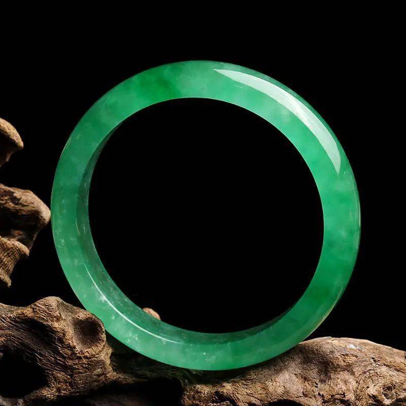 
                翡翠有多难得，走一遍矿区就知道了
   第1张