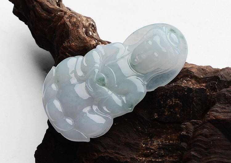 天然翡翠会有气泡吗?我们要怎样鉴别翡翠的真假呢？   第3张