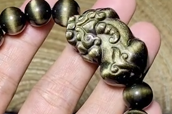 金貔貅手串的佩戴忌讳 金貔貅手串的戴法和讲究有什么？   第4张