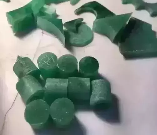 
                翡翠珠链要价为什么那么贵，看看它的制作过程你就知道了
   第3张