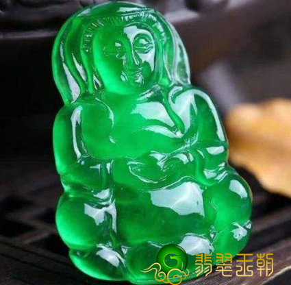 为什么翡翠非常值得那麼多的人亲睐及个人收藏呢 