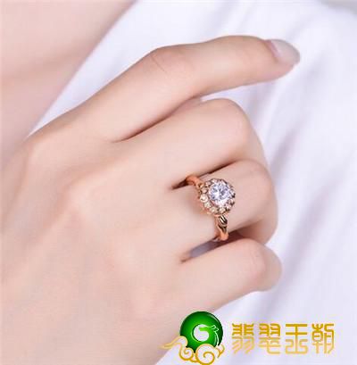 翡翠戒指假如维护保养 翡翠戒指维护保养方式   第2张