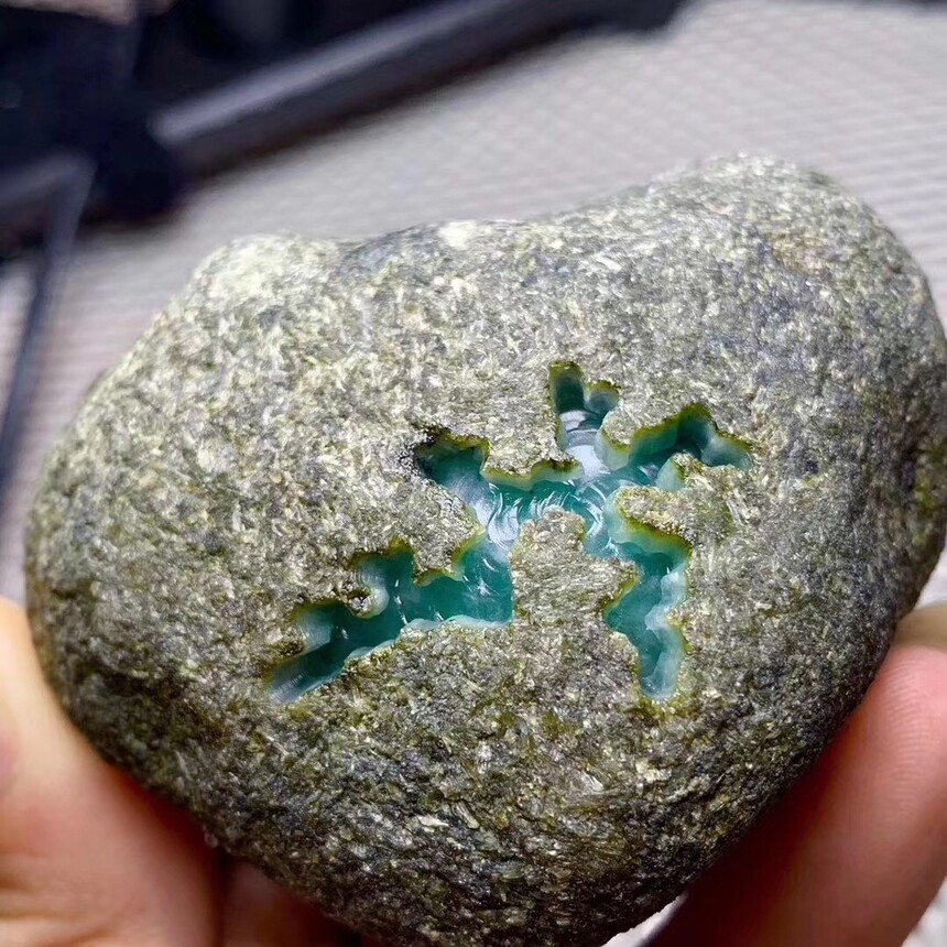 
                教你简单的5招来搞定怎么挑选翡翠原石
   第3张