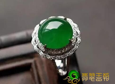 为何翡翠蛋面的价钱会那麼高? 个人收藏翡翠翡翠戒面有哪些规定吗?   第1张