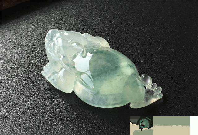 寓意聚财的翡翠如何挑选？挑选这类翡翠手工雕刻件准沒有错！   第3张