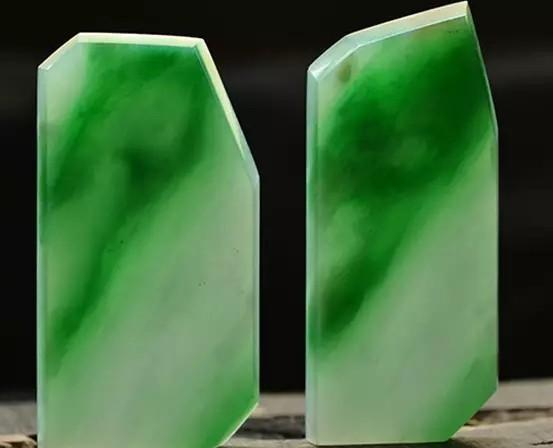 看完你就懂得，为何种、水、色好的翡翠都雕刻观音佛   第1张