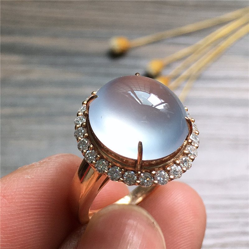 翡翠戒指怎么挑选?抓住这几点就可以了
第3张