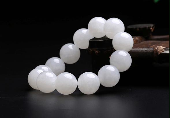 白翡翠手链价格贵吗？想送老婆不会挑的看这里！   第1张