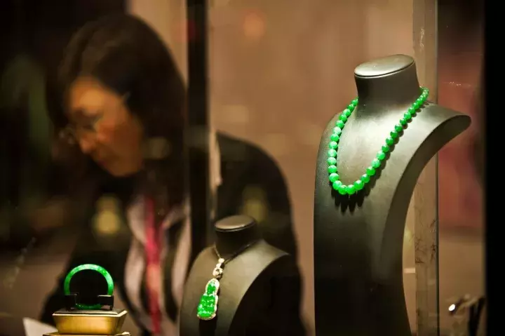 
                镶嵌，给翡翠插上腾飞的翅膀
   第5张