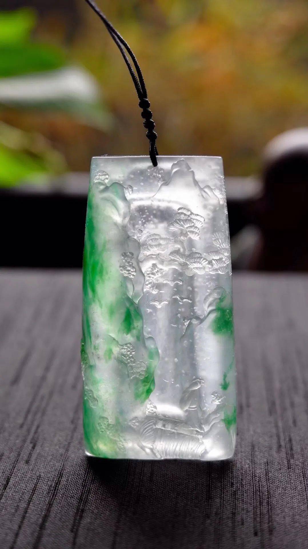 翡翠雕刻中讲究的3个规律5个细节，你注意到了吗？   第2张