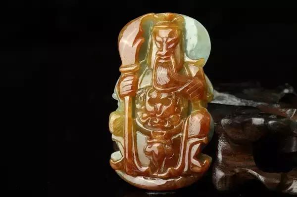 
                巧色俏色分色！都是翡翠玉雕，到底有何不同？
   第7张