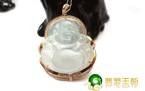 选购翡翠笑佛有哪些要留意的吗? 佩戴翡翠笑佛吊坠的益处   第2张
