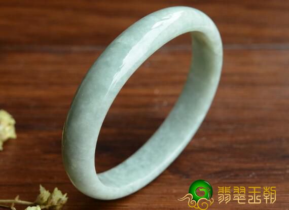 翡翠的级别你都了解哪些?可千万别看错 第1张