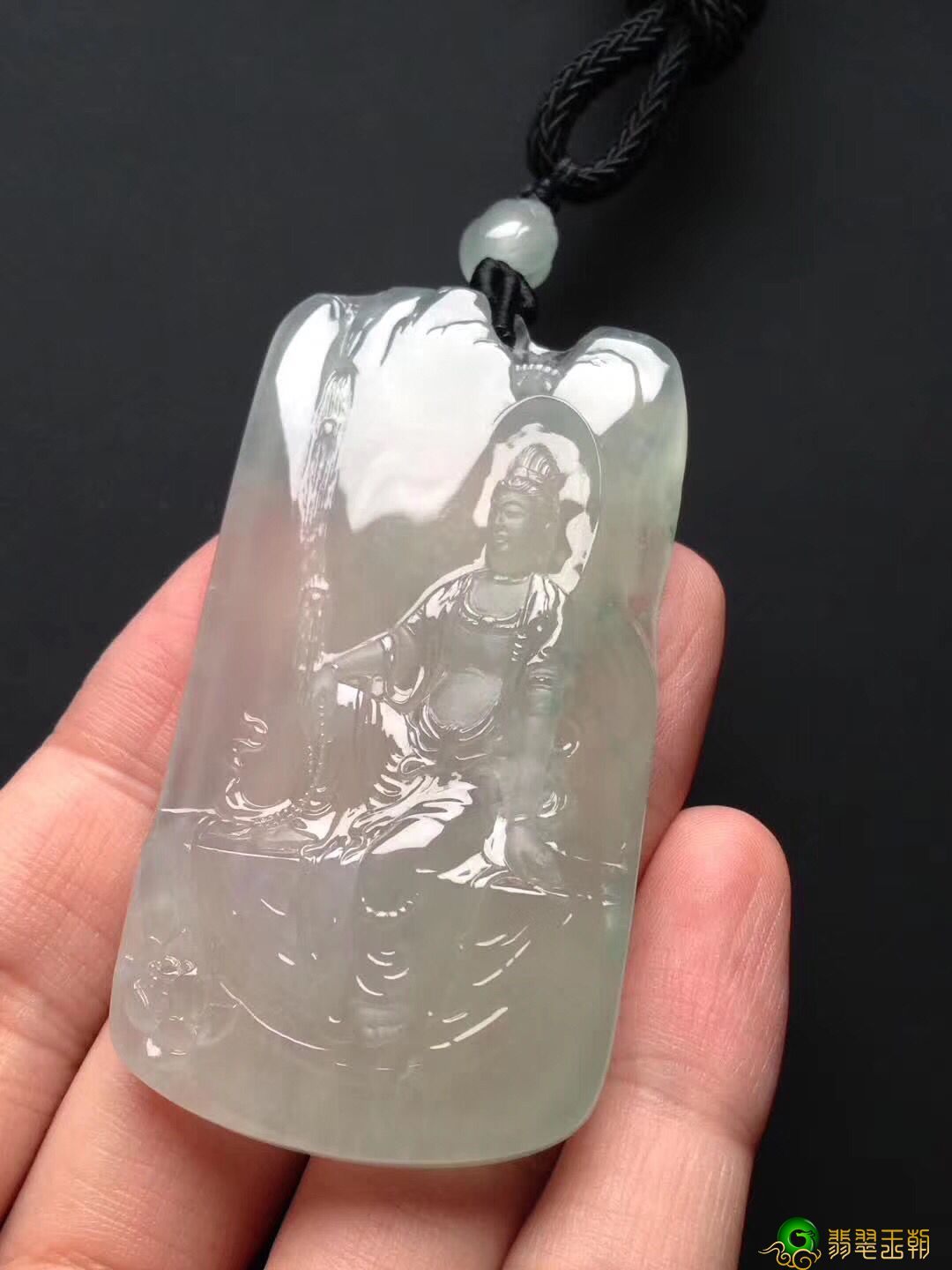 天然翡翠有几种颜色，什么颜色的翡翠最好   第1张