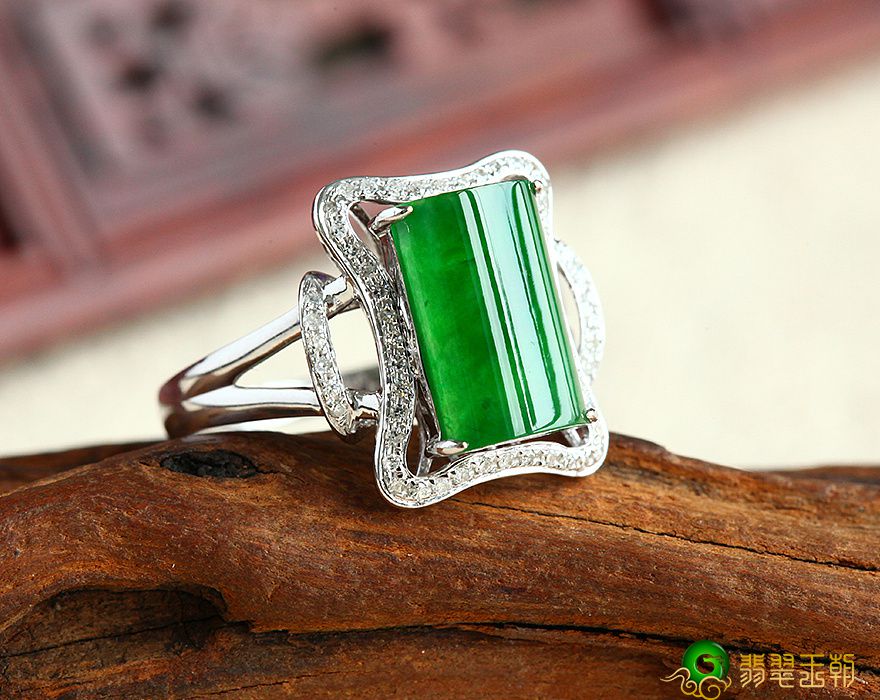 再陪你领略到一遍，翡翠嵌入的美！   第2张
