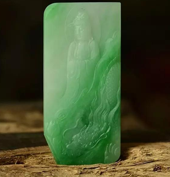 看完你就懂得，为何种、水、色好的翡翠都雕刻观音佛   第6张