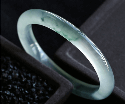 这里有一份翡翠手镯价格表,请您看完以后记得收藏! 第2张