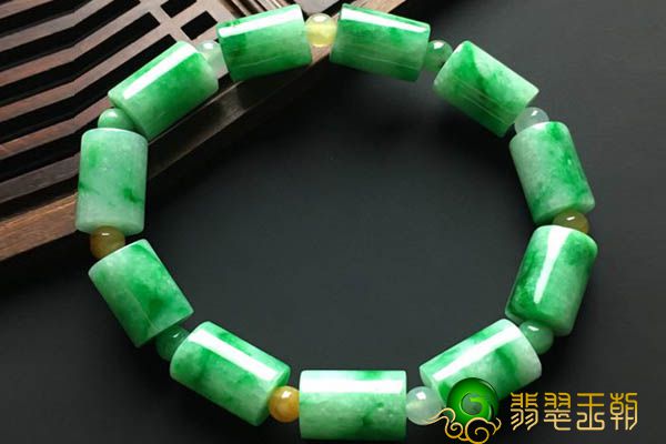 翡翠路路通的寓意有哪些？不同人群佩戴还有不同寓意   第2张