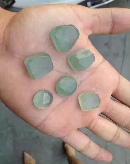 
                翡翠如美女，原来是这样出来的！
   第3张