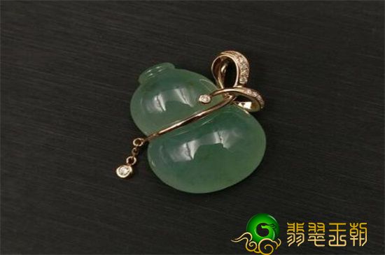 翡翠颈链a货一般是要多少钱？很多人想要知道的回答就在这里了   第4张