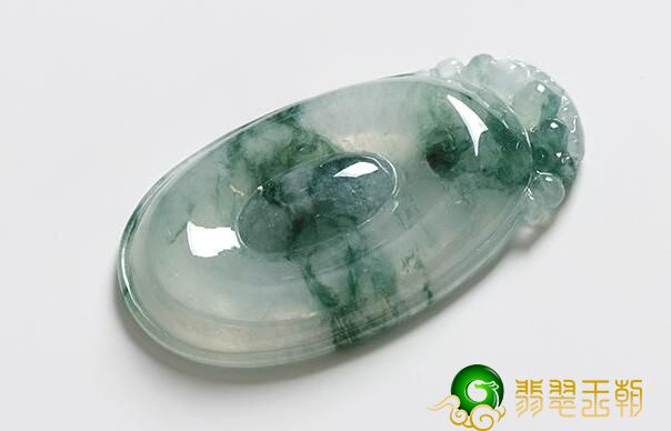 天然的翡翠和人工合成的翡翠有哪些区别呢？和小编一起来了解一下   第1张