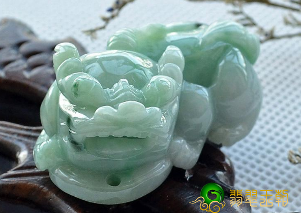 翡翠玉貔貅吊坠的价格贵吗？看完这篇文章你就明白了！   第2张