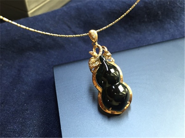 影响墨翠价格的因素什么？本文为你一一解析！   第1张