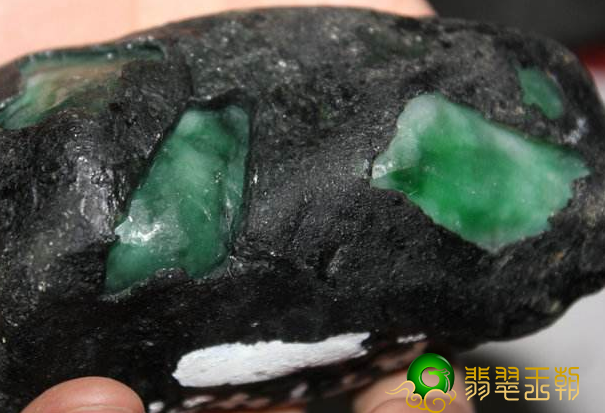 翡翠是怎么产生的 翡翠的产生全过程   第1张