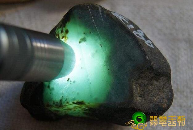 一般的冰种翡翠原石价格多少钱 冰种翡翠原石很贵吗   第3张