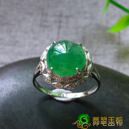 怎样判断一枚A货翡翠戒指的价钱？   第2张
