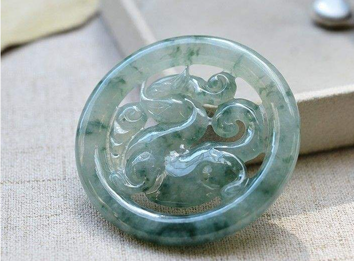 冰种翡翠飘花貔貅价格高吗？冰种飘花翡翠貔貅的寓意是什么？   第3张