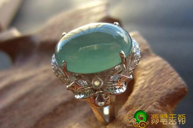 要怎样对你的水蓝翡翠装饰品开展维护保养，才可以让它更为的显现出你的美丽呢？   第1张