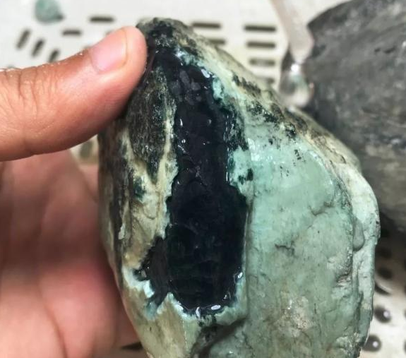 你了解的翡翠有多少，抛光的重要性又能体现什么呢？   第4张