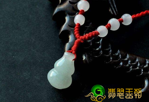 纯天然翡翠胡芦挂坠喻意翡翠胡芦挂坠的喻意和代表 第1张