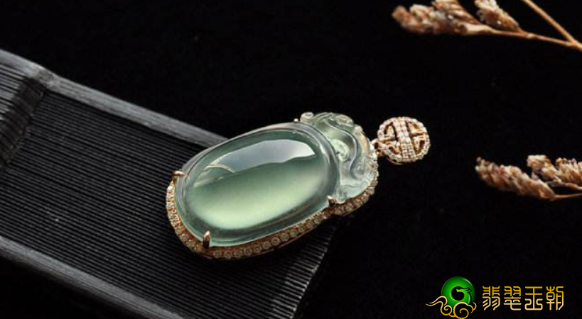不级别翡翠怎样投资个人收藏?绝品翡翠和上等翡翠的评定和手雕如何判断？   第2张