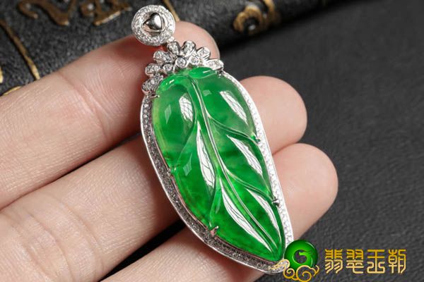 代表高雅的翡翠叶片小挂件小小的装饰品有着丰富多彩喻意   第2张
