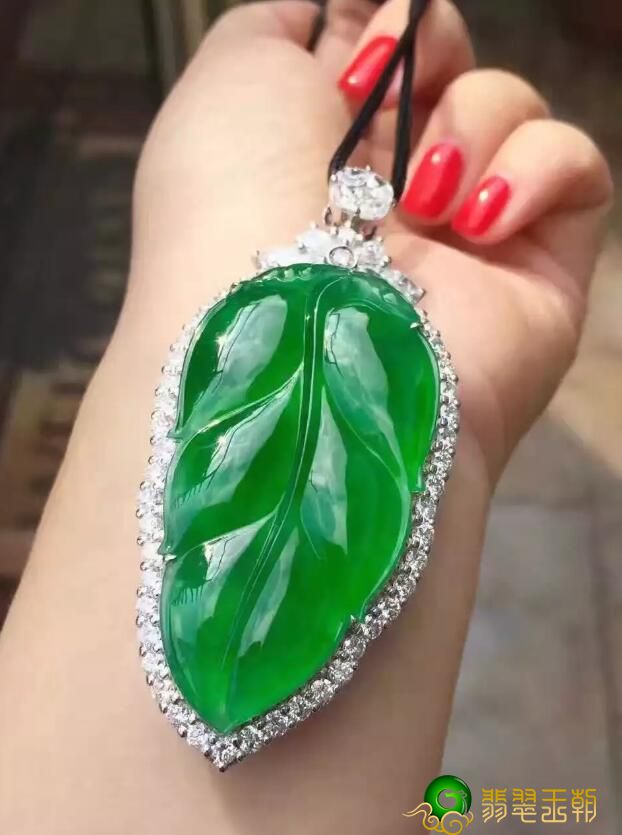 详说翡翠翠绿色的使用价值，买翡翠不上当受骗   第1张
