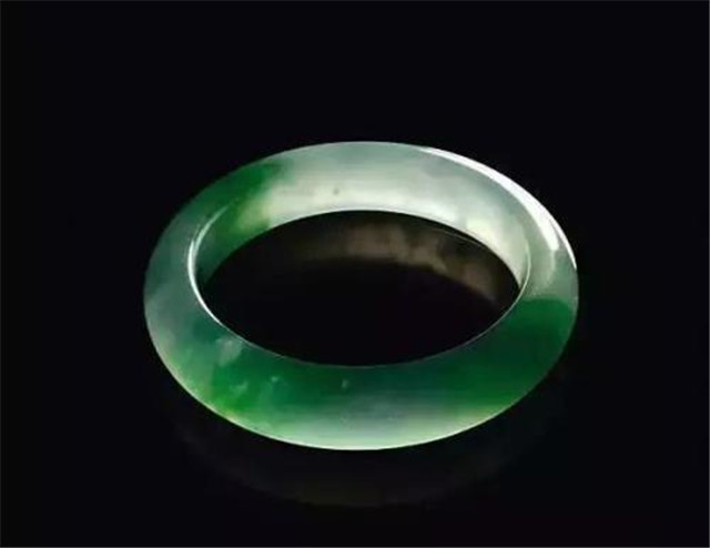 翡翠收藏市场上,讲述一下什么样翡翠最能保值升值! 第3张