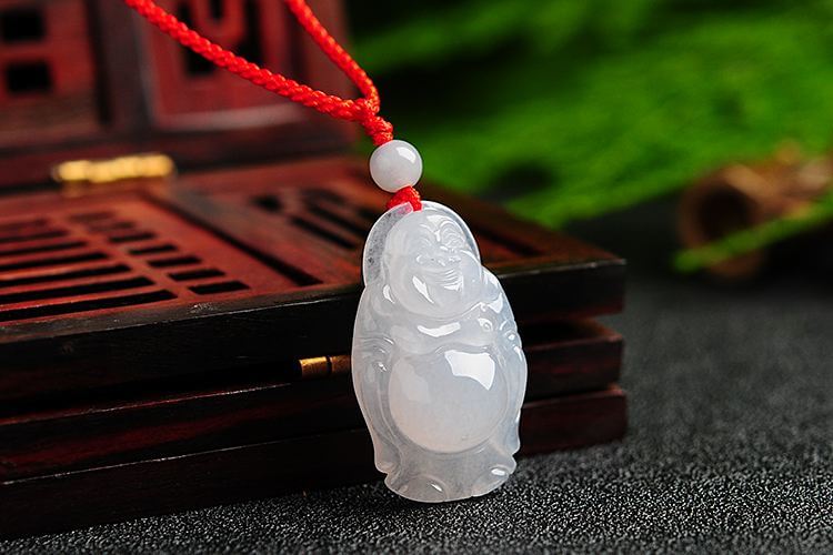 瓷白翡翠值钱吗？想挑中物超所值的翡翠看过来！   第3张