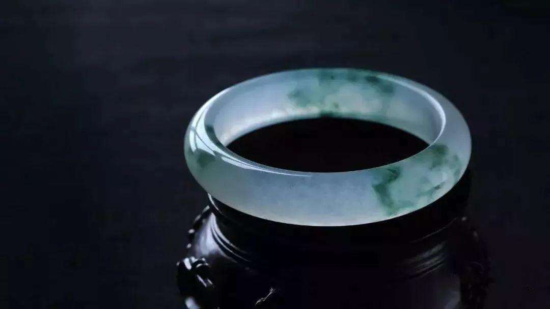 水沫子与冰种翡翠的区别在哪里？只要知道这几点就可以了！(图文)   第3张