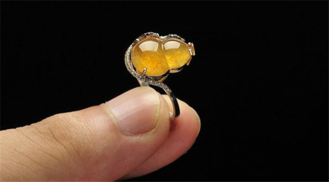 翡翠戒指可以戴着洗菜吗？我们需要注意什么？(图文)   第4张